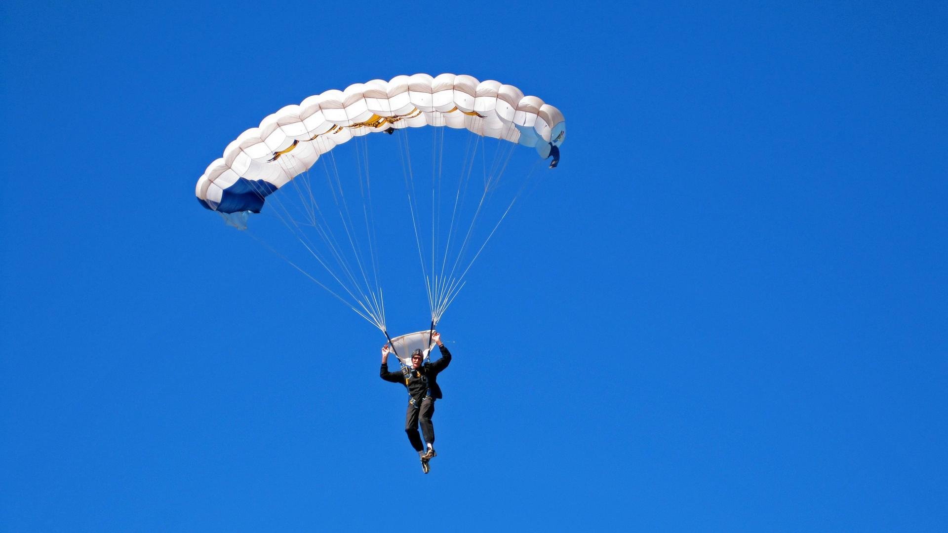 _热火铁血防守,击退对手反扑_,热血铁军